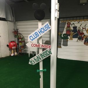 Mickey Mouse birthday front door stand